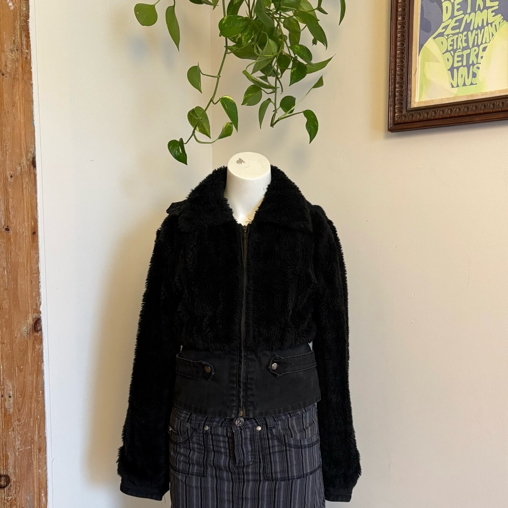 Y2K Foxy Jeans faux fur cropped jacket ( S-XS)